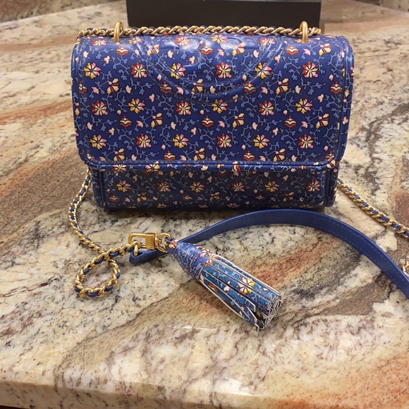 Tory Burch Fleming Convertible Shoulder Bag - Picture 2 of 10